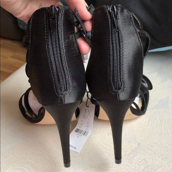 BOGO FREE! Black Ruffle Sandals Sz 9 - Picture 8 of 8